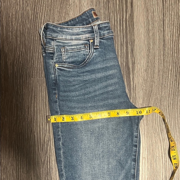 Kut from the Kloth Medium Blue Cropped Jeans - Picture 5 of 10